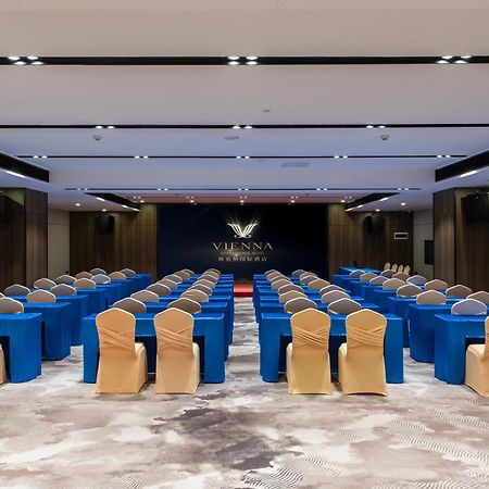 Vienna International Hotel Guangzhou Baiyun International Conference Center Екстериор снимка