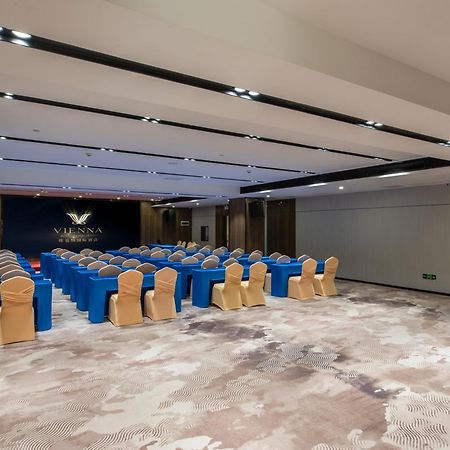 Vienna International Hotel Guangzhou Baiyun International Conference Center Екстериор снимка