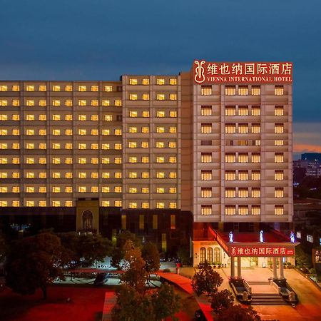 Vienna International Hotel Guangzhou Baiyun International Conference Center Екстериор снимка