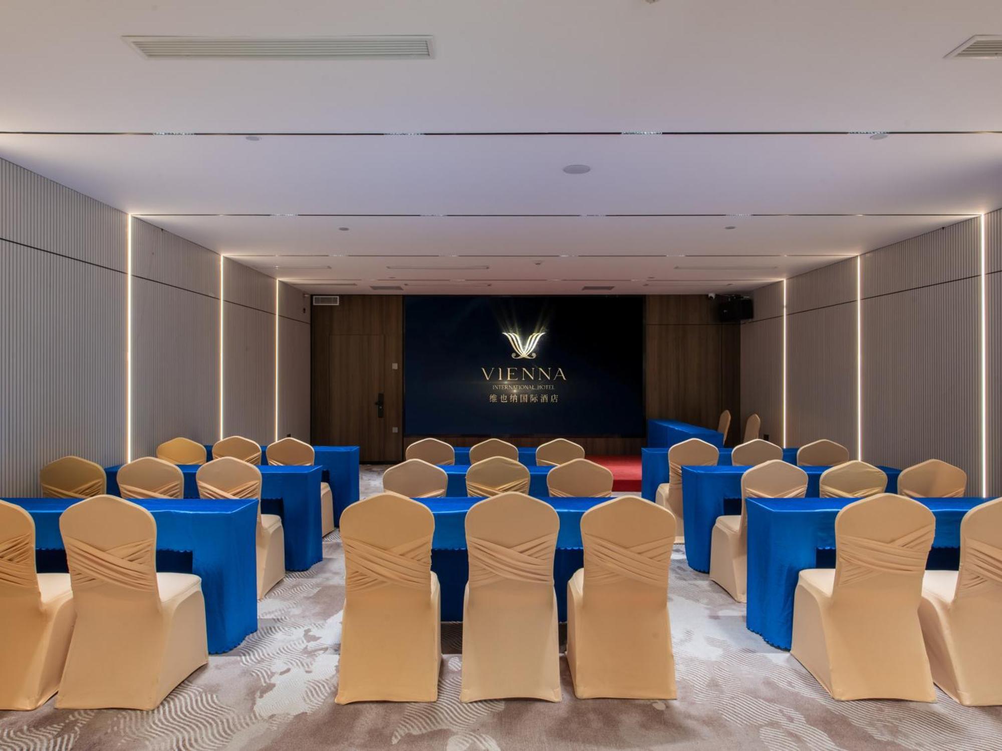 Vienna International Hotel Guangzhou Baiyun International Conference Center Екстериор снимка