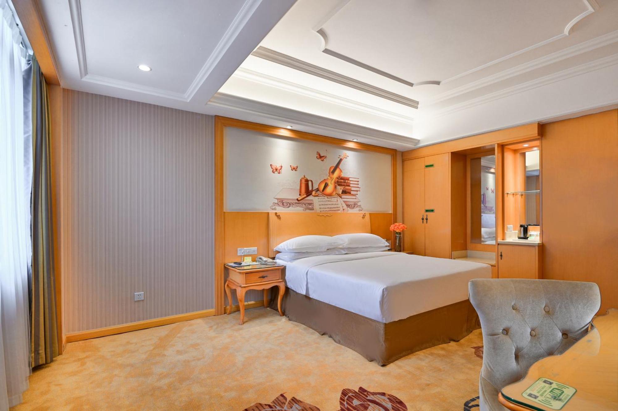 Vienna International Hotel Guangzhou Baiyun International Conference Center Екстериор снимка