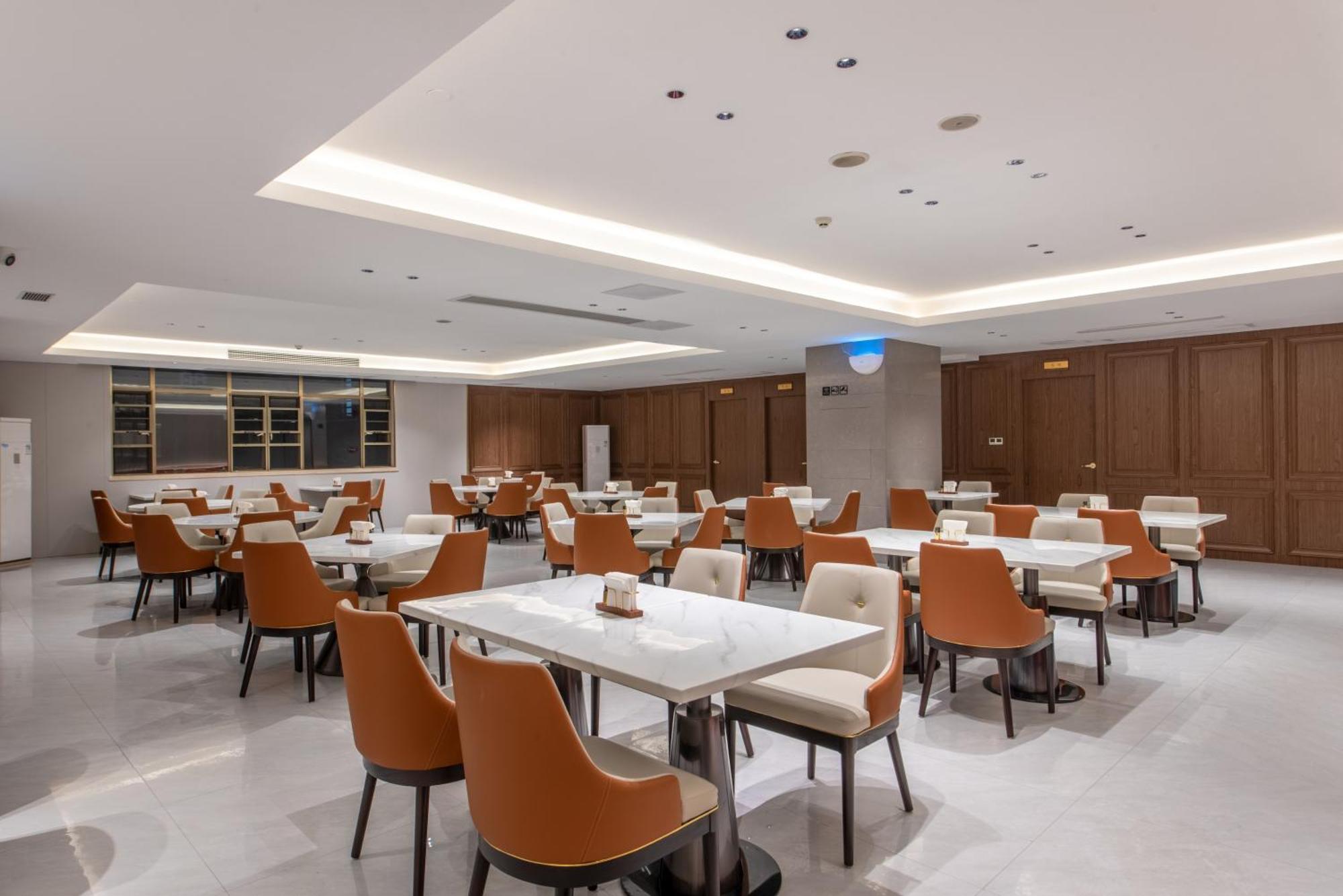 Vienna International Hotel Guangzhou Baiyun International Conference Center Екстериор снимка