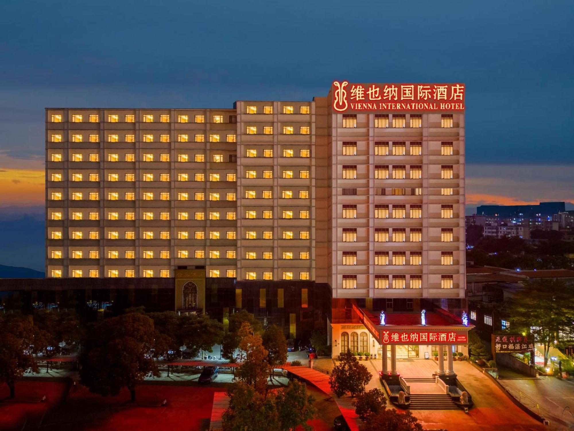 Vienna International Hotel Guangzhou Baiyun International Conference Center Екстериор снимка