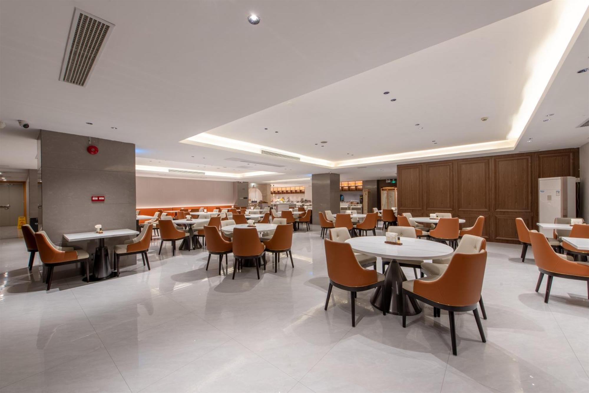 Vienna International Hotel Guangzhou Baiyun International Conference Center Екстериор снимка